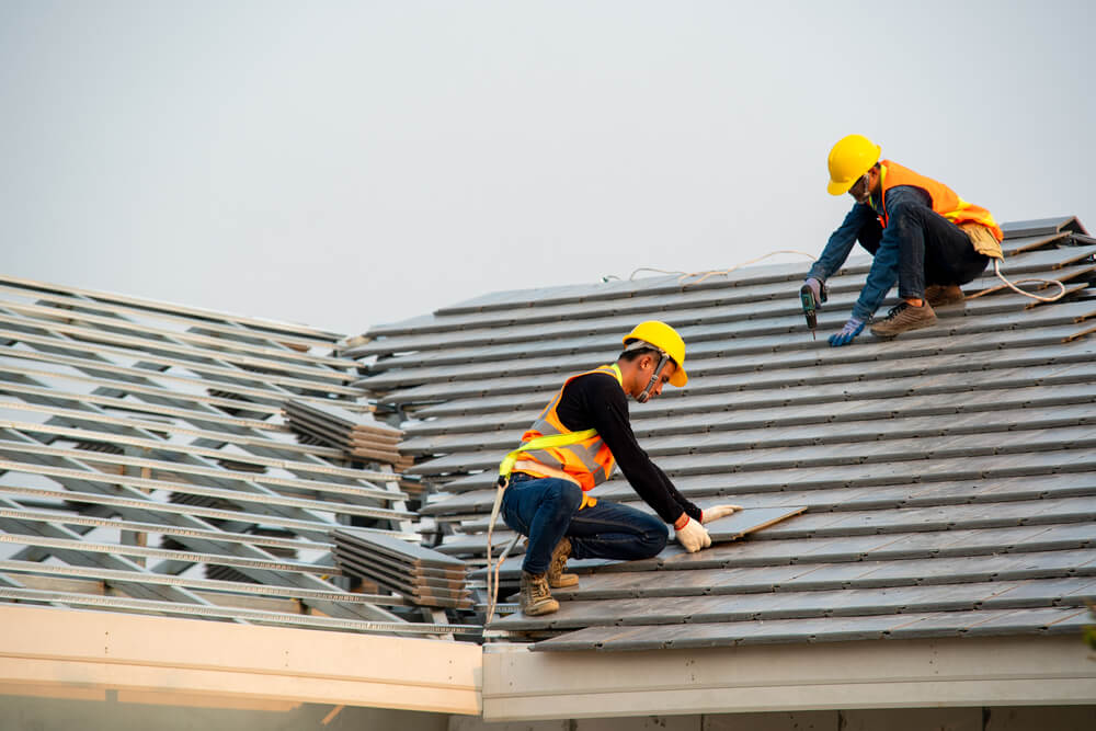 roof replacement cost Calgary 2025 | asphalt vs metal roofing prices